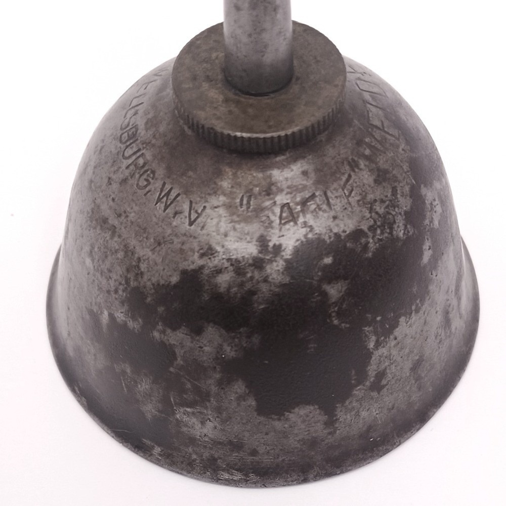 Vintage Wellsburg WV Metal Thumb Pump Oiler Oil Can 6" Tall X 3.5" Dia USA Made - Picture 6 of 9